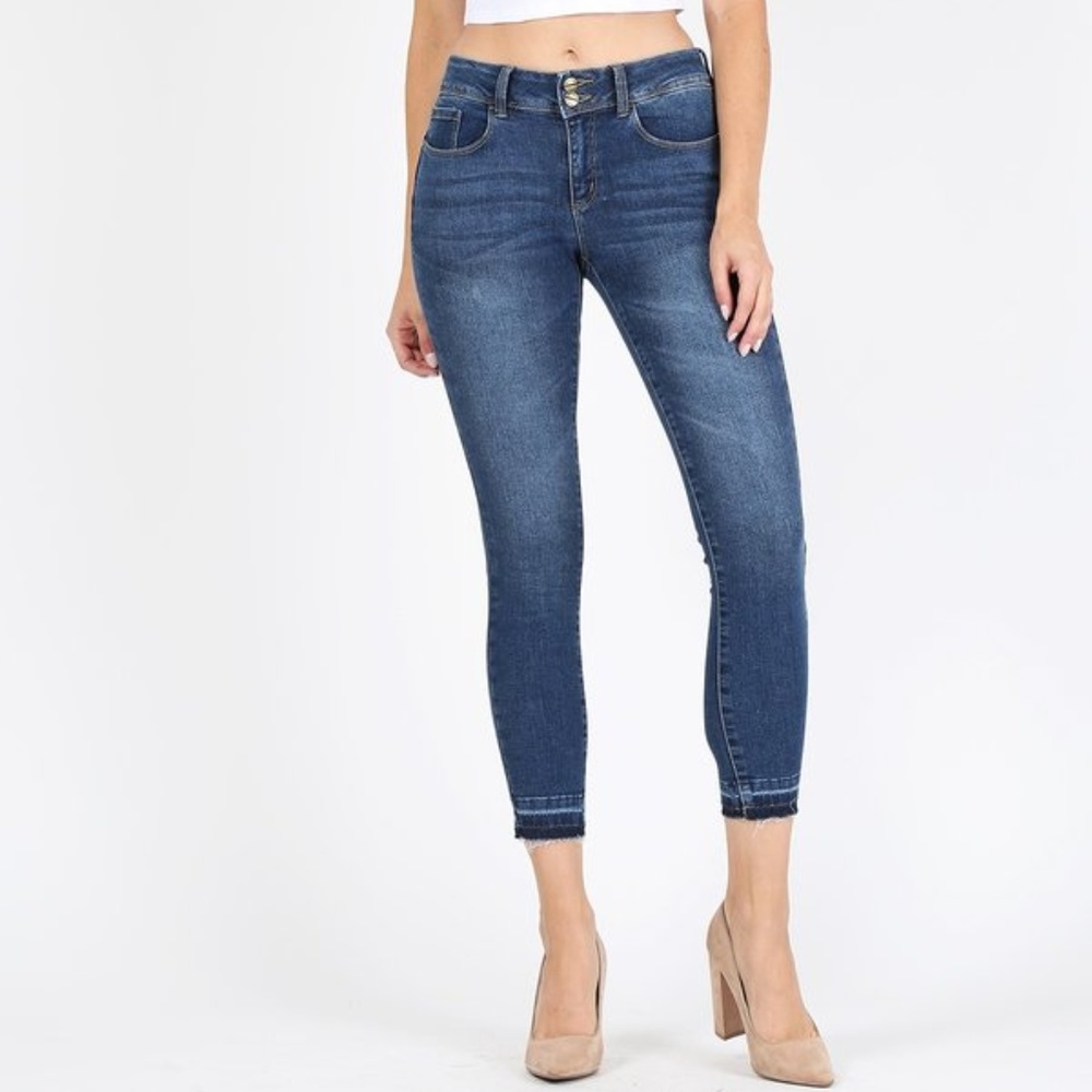 Raw frayed hem Ankle Blue Jeans